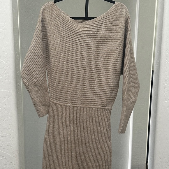 Line & Dot Alta Sweater Dress in Oatmeal Ribbed Off the Shoulder Front Slit Sz M - Picture 3 of 14